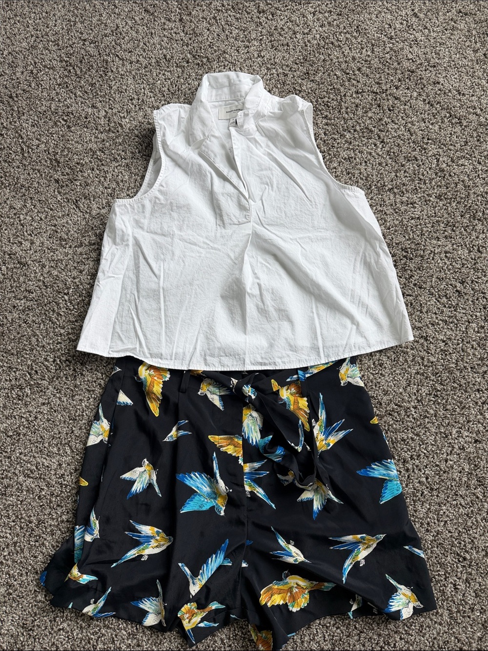 Banana Republic White Cropped  Sleeveless Collared Popover Blouse